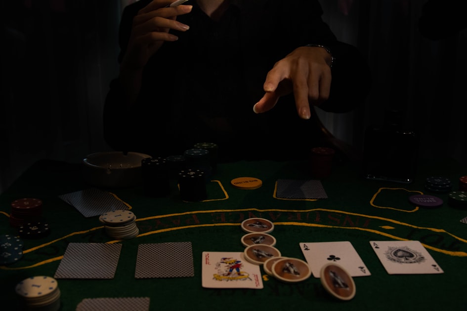 桌游中信息不对称策略与世界杯直播观赛体验提升